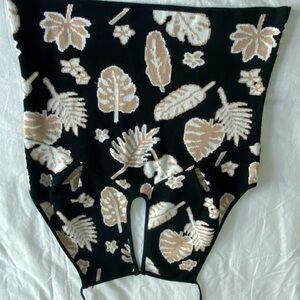 Steve Madden Black and Cream Leaf Print Top